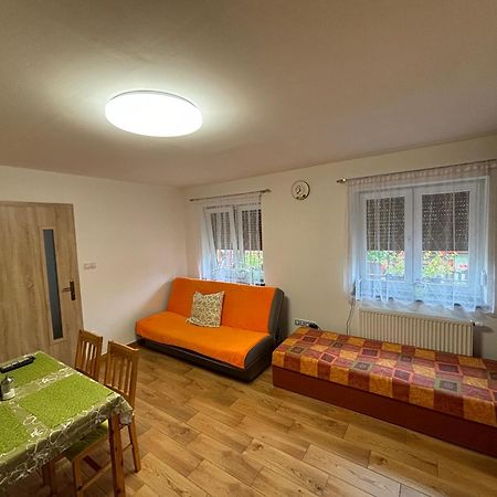 Apartmán pod kostelem Strazov Esterno foto