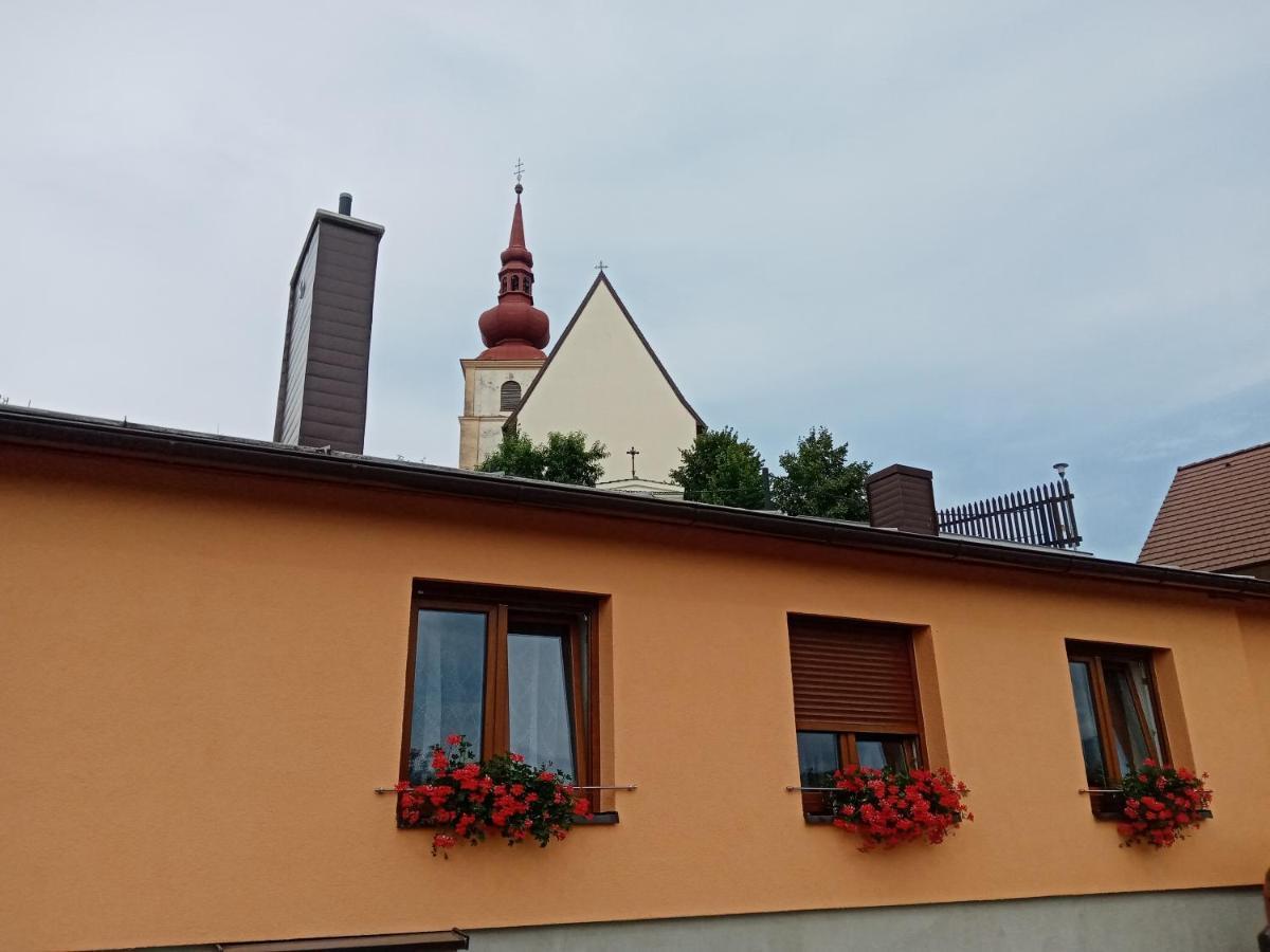 Apartmán pod kostelem Strazov Esterno foto