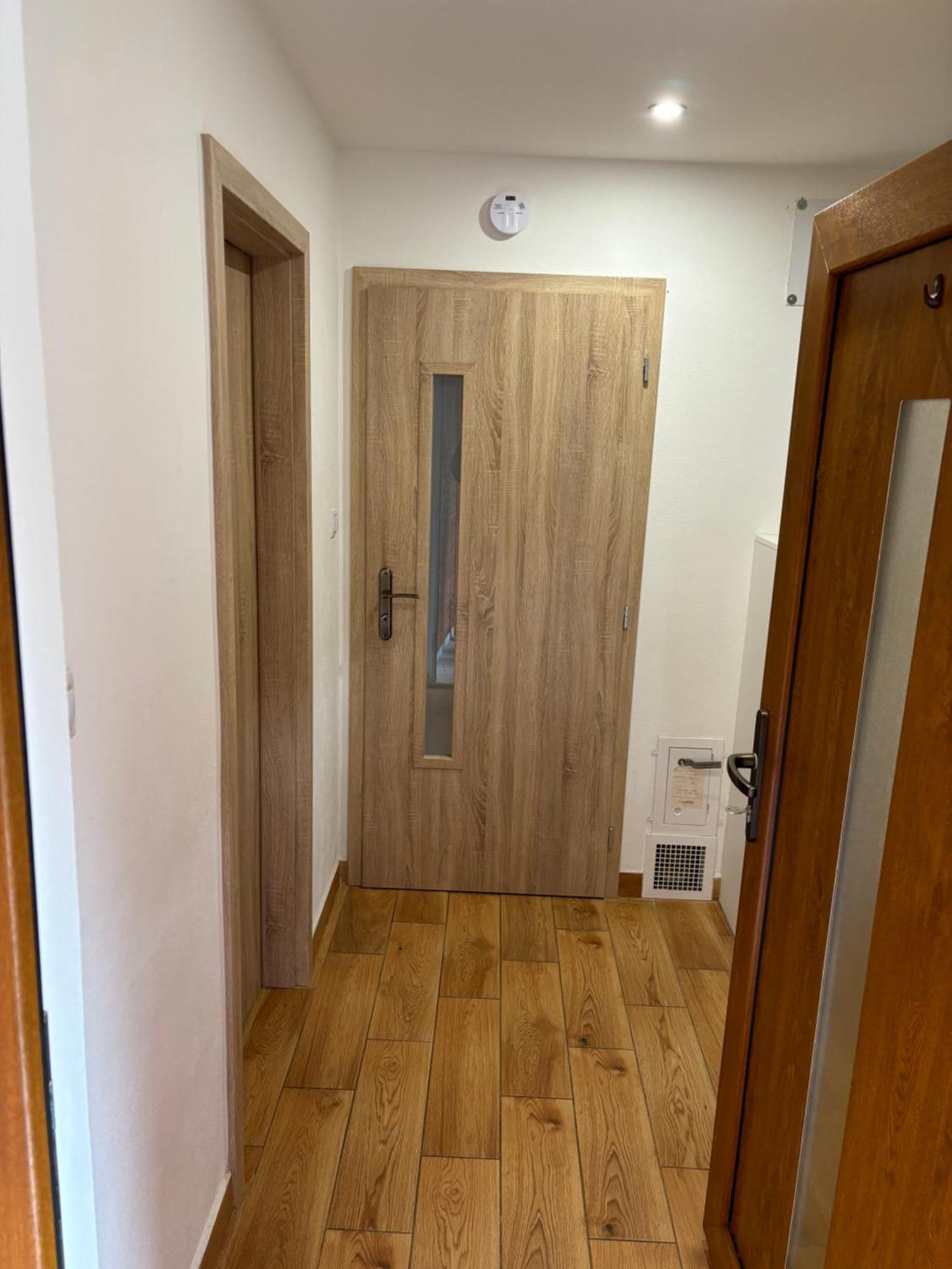 Apartmán pod kostelem Strazov Esterno foto